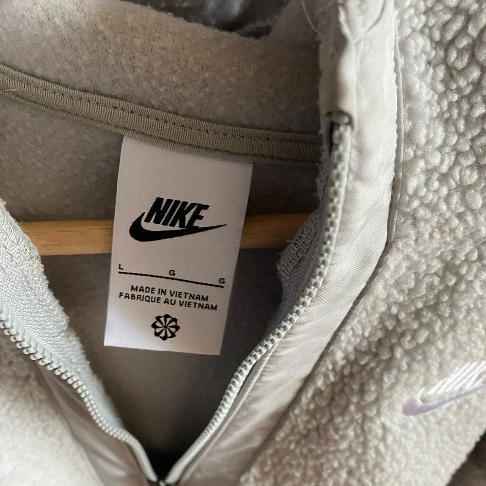 Nike light grey fleece unisex Sherpa Jacket size Big kids L 14-16